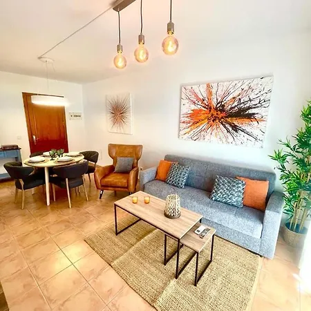 Luxury Ocean Views Апартаменты Тиас