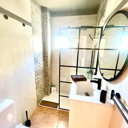 Luxury Ocean Views 아파트